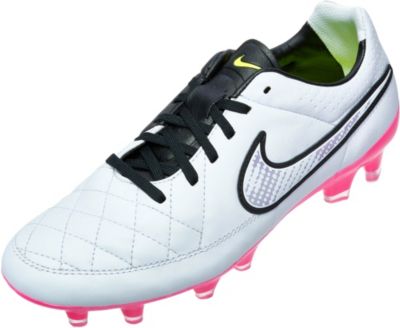 womens nike tiempo cleats