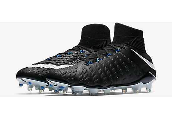 soccer shoes hypervenom